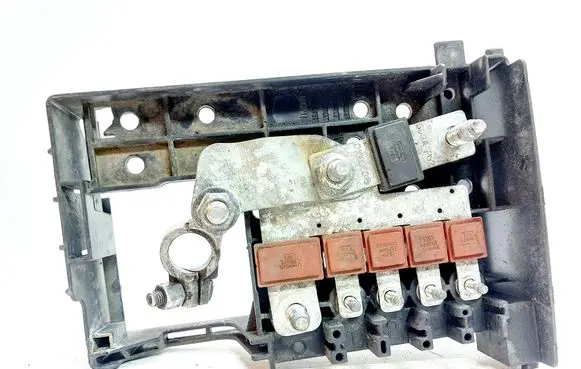 Opel Zafira C Fuse module 13368492