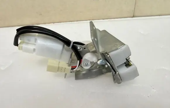 Suzuki Vitara (LY) Loading door lock 8251054P12000 2409050846