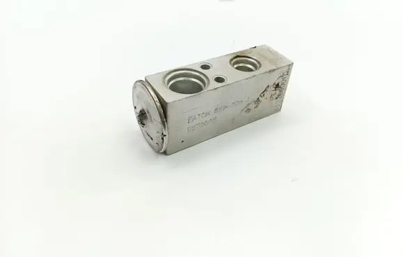 Chrysler Voyager Air conditioning (A/C) expansion valve 2270005