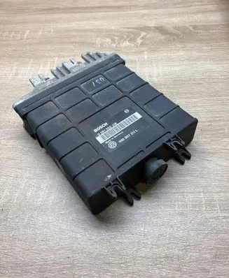 Volkswagen Golf III Engine control unit/module ECU 1H0907311L 0261203318