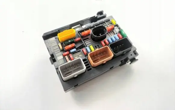 Citroen Berlingo Fuse box set 9675877980