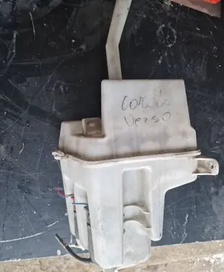 Toyota Corolla Verso AR10 Windshield washer fluid reservoir/tank E11015046
