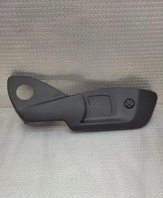 Peugeot 308 Seat trim 9833374880