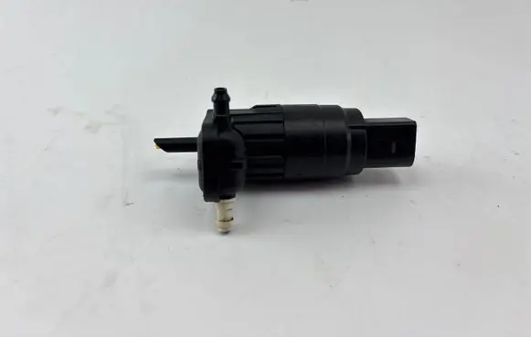 Volkswagen Tiguan Windscreen/windshield washer pump 1K6955651