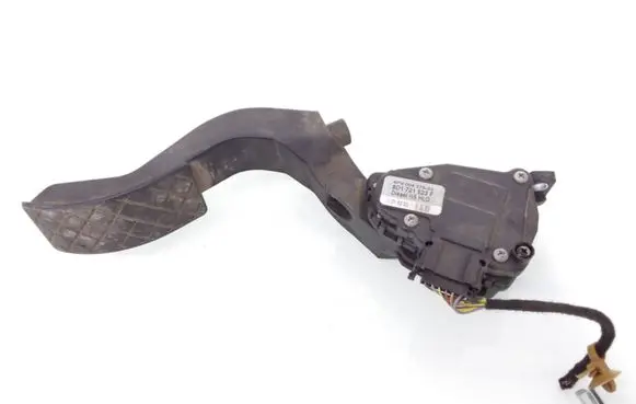 Volkswagen PASSAT B5.5 Accelerator throttle pedal 8D1721523F 6PV008376