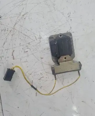 Volkswagen Jetta II Ignition amplifier control unit 191905351B