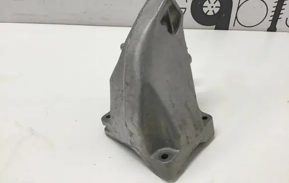 Mercedes-Benz GLC C254 Engine mounting bracket A6542231400