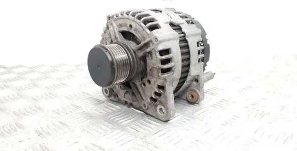 Volkswagen PASSAT B7 Generator/alternator 03L903023D