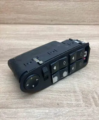 BMW 7 E38 Electric window control switch 8368987 03725070