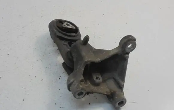 Nissan NV200 Gearbox mounting bracket 