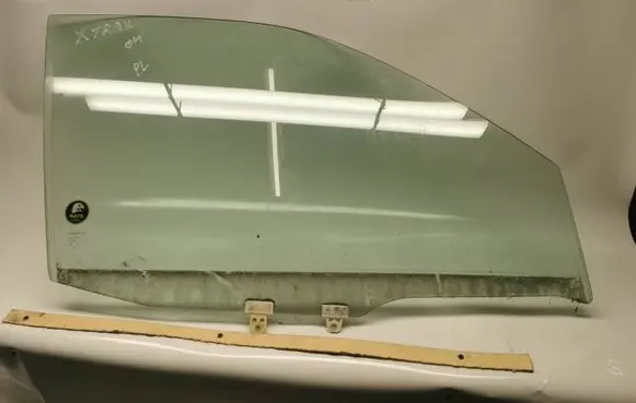 Nissan X-Trail T30 Front door window glass four-door 43R00018 GOT44M2533