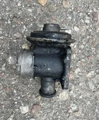 BMW 5 E39 EGR valve 785452 28264