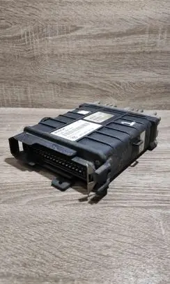 Volkswagen PASSAT B3 Engine control unit/module ECU 443907311D 0261200271