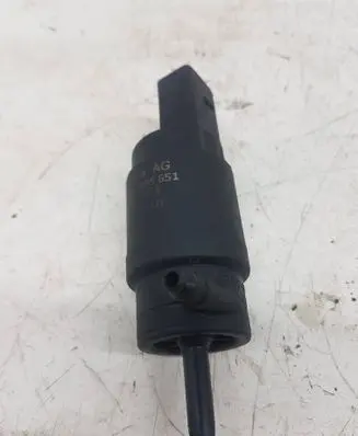 Volkswagen PASSAT CC Windscreen/windshield washer pump 1K5955651