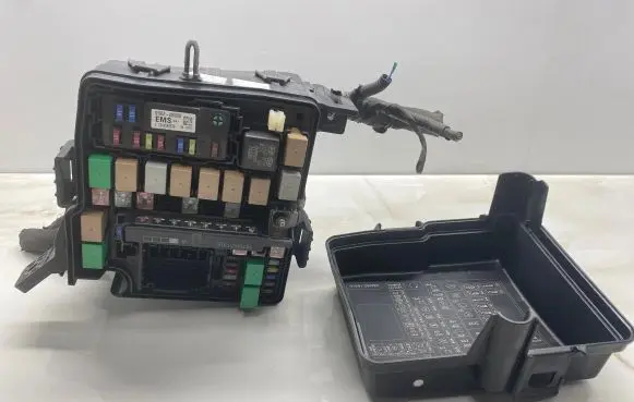 Hyundai Santa Fe Fuse box set A13445N5870 919412W020 919512W000