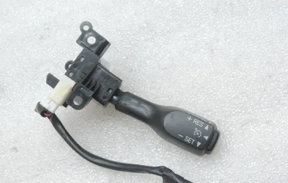 Toyota Avensis T270 Cruise control switch 8463205010