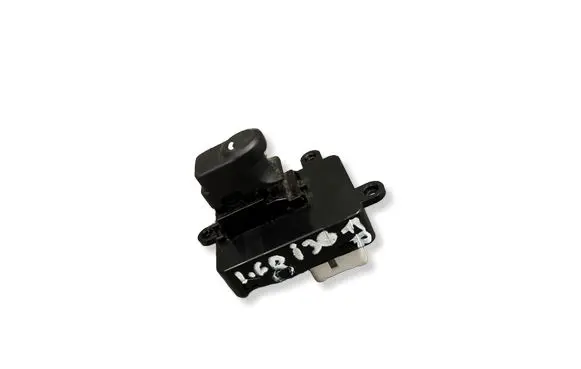 Hyundai i30 Electric window control switch 935752L011