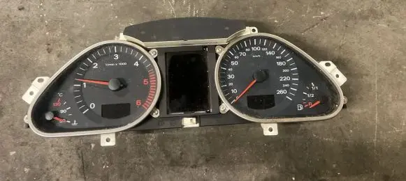 Audi A6 S6 C6 4F Speedometer (instrument cluster) 5540007312