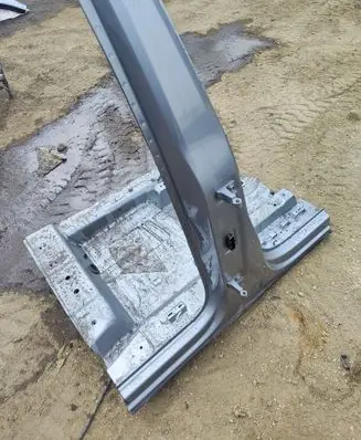 Volkswagen Atlas Pillar (middle) 