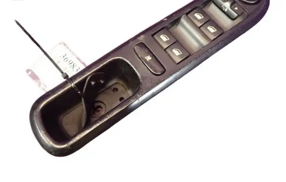 Peugeot 407 Quarter vent window switch 