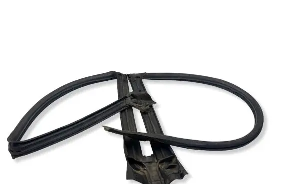 Subaru Forester SG Front door rubber seal 