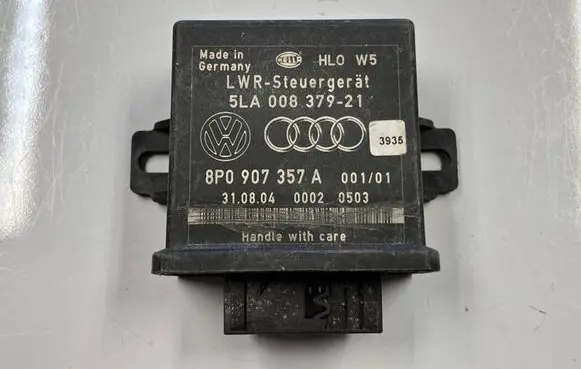 Audi A3 S3 8L Light module LCM 8P0907357A 5LA00837921