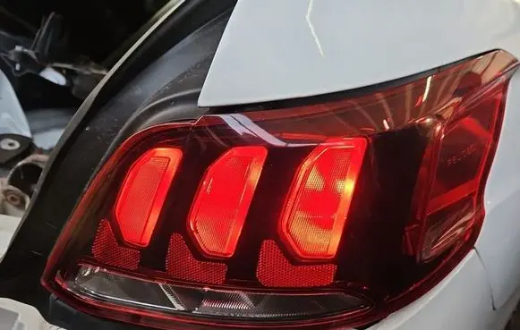 Peugeot 301 Rear/tail lights 9817299580 IMPRK1585675