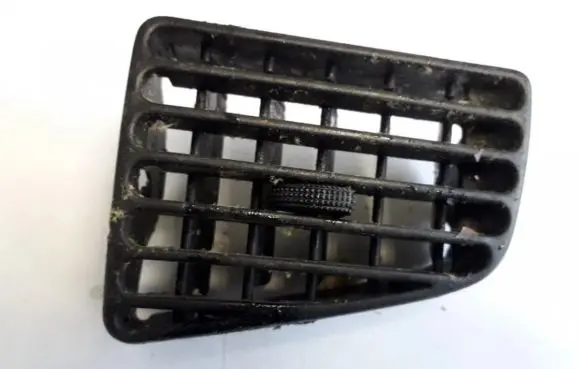 Volkswagen PASSAT B4 Dash center air vent grill 3A1819719