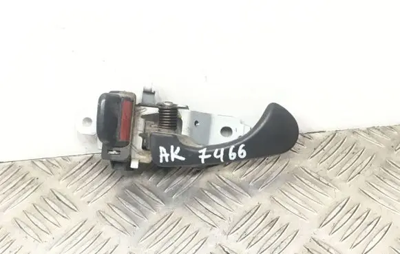 Mitsubishi Pajero Sport I Rear door interior handle
