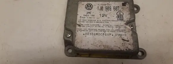 Volkswagen PASSAT B5 Airbag control unit/module 1J0909607