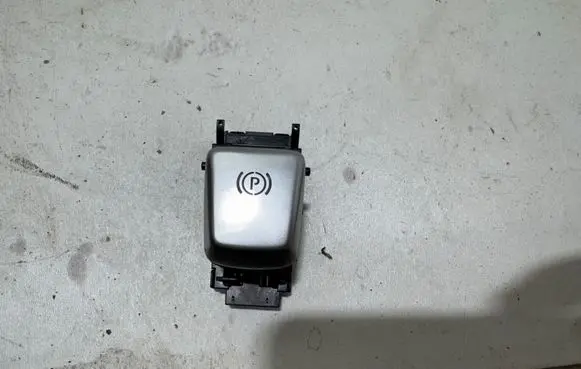 Mercedes-Benz E W213 Hand parking brake switch A2139053803