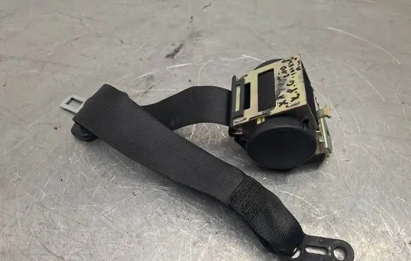 BMW X1 E84 Rear seatbelt 2991295