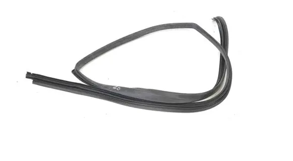 Suzuki Grand Vitara II Rubber seal rear door 13266863
