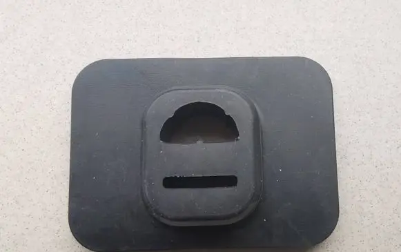 Mercedes-Benz S W220 Radiator mount bracket A2205040012 2205040012