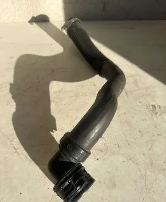 Engine coolant pipe/hose