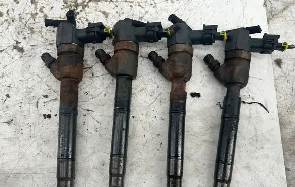 KIA Optima Fuel injectors set 0445110411