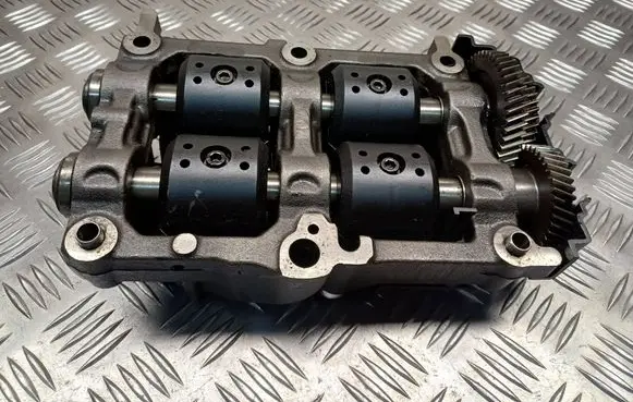Renault Espace - Grand espace IV Oil pump balance shaft 8200180602A 8200118053B