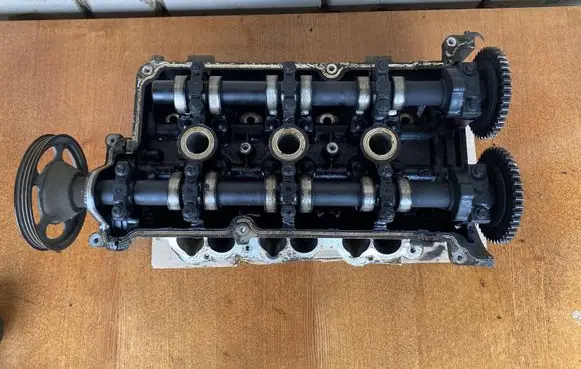 Ford Mondeo Mk III Engine head 13L01 60064AE