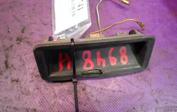 Skoda Fabia Mk1 (6Y) Tailgate/boot open switch button 6Y0827574D