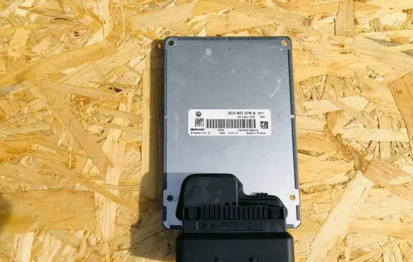 Volkswagen PASSAT B7 Suspension control unit/module 3C0907376A 3C0907376 S180031101E