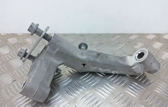 Peugeot 3008 II Engine mounting bracket S0319B