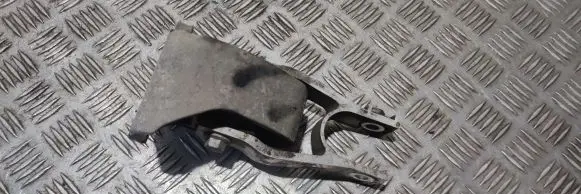 Volvo XC90 Engine mount bracket 32139982
