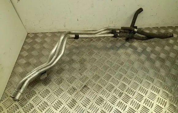 Engine coolant pipe/hose