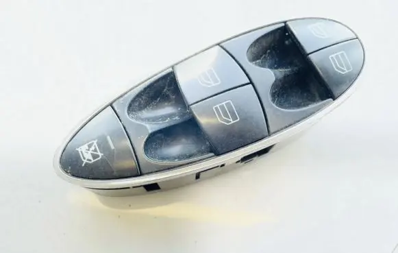 Mercedes-Benz CLS C219 Electric window control switch a2118213679 502159