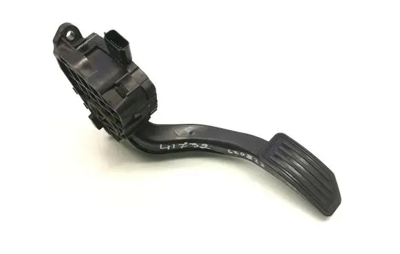 Ford Mondeo MK V Accelerator throttle pedal 697982G CD391