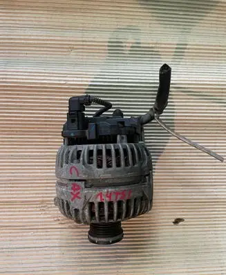 Volkswagen Golf Plus Generator/alternator 03C903023A 0124525093