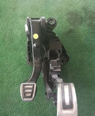 Volkswagen Polo V 6R Pedal assembly 6C1721058E 6C1721503