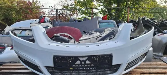 Opel Zafira B Front bumper