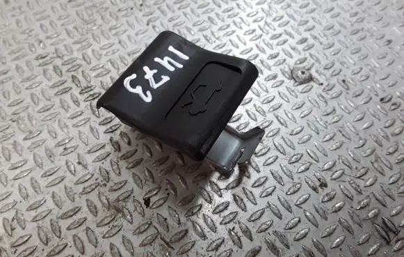 Subaru Forester SH Engine bonnet (hood) release handle