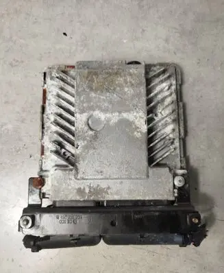 Volkswagen PASSAT B7 Engine control unit/module 03g906018as